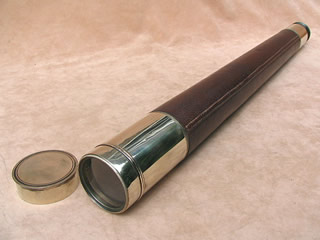 Naval telescope with pancratic tube